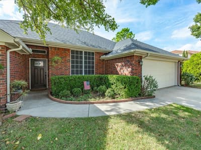 2106 Ridgewood Drive, Bridgeport TX 76426 - Photo 2