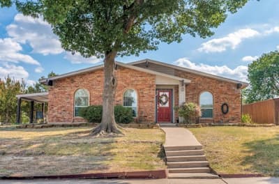 700 Nora Lane, DeSoto TX 75115