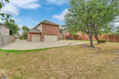701 Walnut Bend Drive, Mansfield TX 76063 - Photo 3
