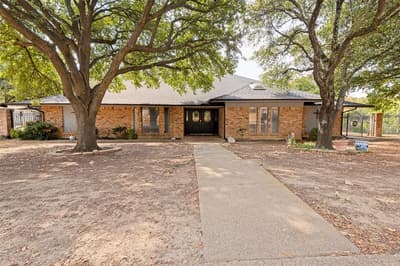 2104 Teakwood Trace, Fort Worth TX 76112
