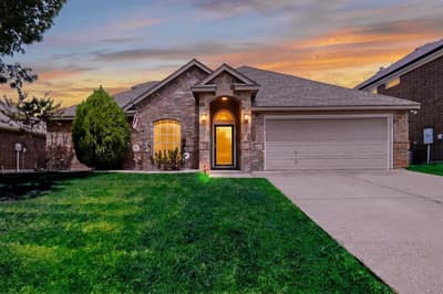 839 Evergreen Lane, Burleson TX 76028 - Photo 2