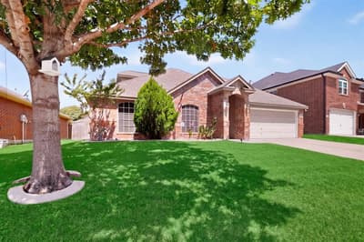 839 Evergreen Lane, Burleson TX 76028 - Photo 5
