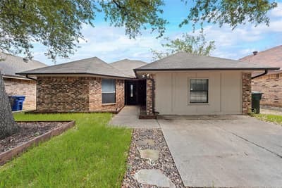 2203 Placid Drive, Carrollton TX 75007 - Photo 2