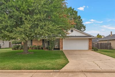 3135 Le Oaks Drive, Bossier City LA 71111