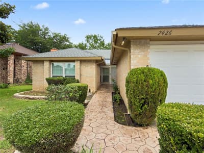 2426 Sutton Drive, Arlington TX 76018 - Photo 2