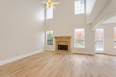 8115 Dogwood Lane, Irving TX 75063 - Photo 4
