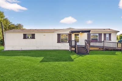 24 Spring Creek Circle, Grand Prairie TX 75054 - Photo 2