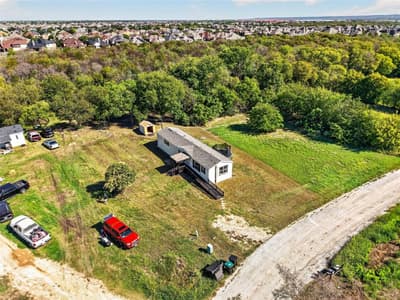 24 Spring Creek Circle, Grand Prairie TX 75054