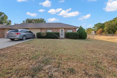 911 Clearview Street, Krum TX 76249 - Photo 3