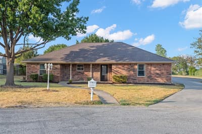 911 Clearview Street, Krum TX 76249