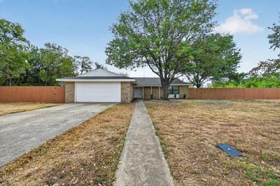 113 Bow Creek Circle, Red Oak TX 75154