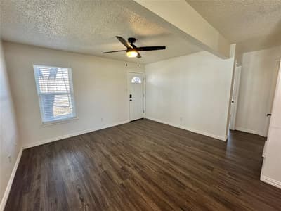 113 W Arnold Street, Granbury TX 76048 - Photo 2