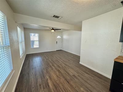 113 W Arnold Street, Granbury TX 76048 - Photo 3