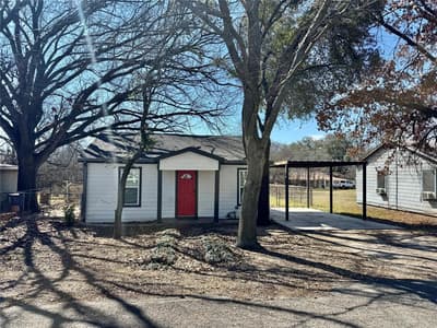 113 W Arnold Street, Granbury TX 76048