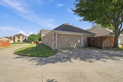 6033 Roaring Springs Drive, North Richland Hills TX 76180 - Photo 4