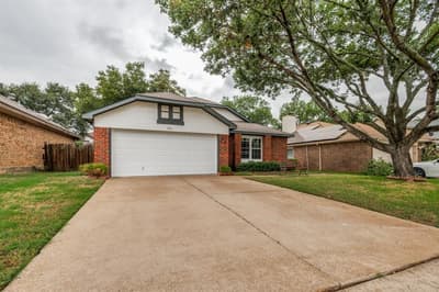 5814 Fox Hunt Drive, Arlington TX 76017 - Photo 4