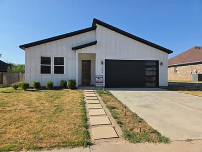2604 Flora Lane, Denison TX 75020