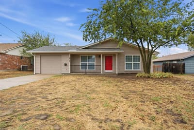 1416 N Rusk Street, Weatherford TX 76086