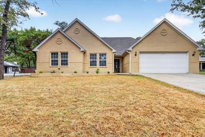 1612 Tanglewood Drive, Azle TX 76020