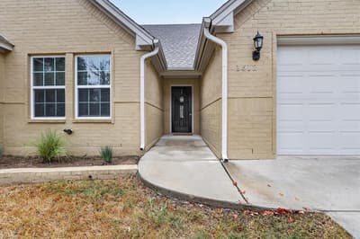 1612 Tanglewood Drive, Azle TX 76020 - Photo 4