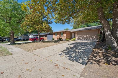 8819 Graywood Drive, Dallas TX 75243 - Photo 2