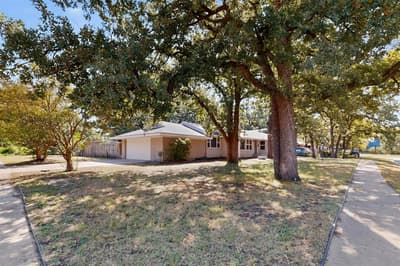 2314 Wales Place, Irving TX 75062 - Photo 2