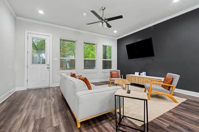 1435 Strickland Street, Dallas TX 75216 - Photo 2