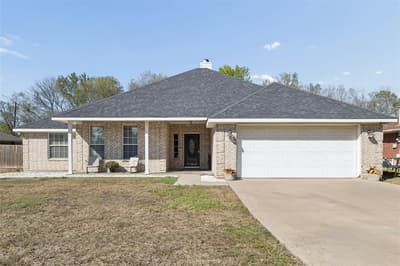 503 E Kaufman Street, Mabank TX 75147 - Photo 2