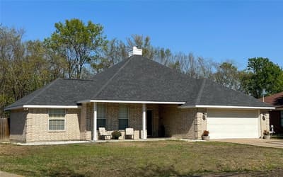 503 E Kaufman Street, Mabank TX 75147