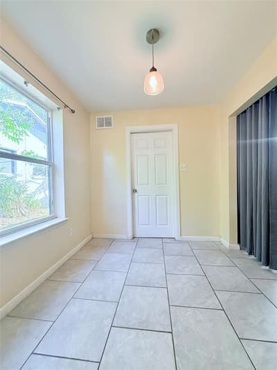 3702 Lindsey Court, Arlington TX 76015 - Photo 5