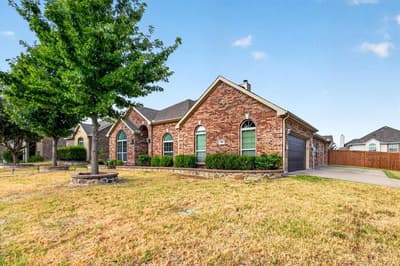 902 Nikki Drive, Cedar Hill TX 75104 - Photo 2