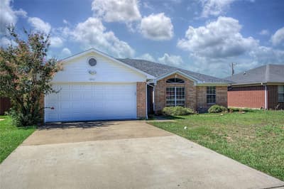 6910 Sayle Street, Greenville TX 75402 - Photo 2