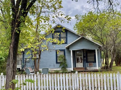 103 S Center Street, Bonham TX 75418