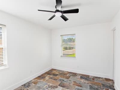 1213 Fairmont Street, Irving TX 75062 - Photo 2