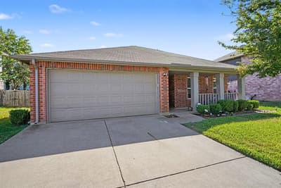 3136 Pine Valley Drive, Grand Prairie TX 75052