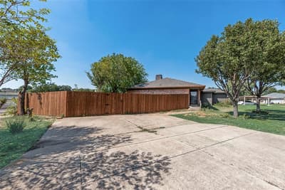 5126 Trail Dust Lane, Arlington TX 76017 - Photo 4