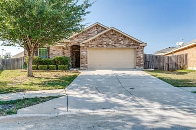 11204 Beechgrove Court, Fort Worth TX 76140 - Photo 2