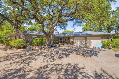 4304 Acoma Court, Granbury TX 76048