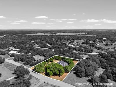 320 Kandus Cove, China Spring TX 76633 - Photo 4