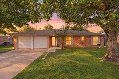 1121 Timbercreek Road, Benbrook TX 76126