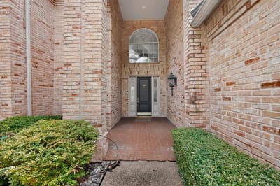 4536 Briar Oaks Circle, Dallas TX 75287 - Photo 2