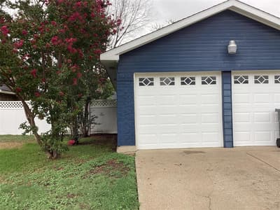 411 Lantana Drive, Arlington TX 76018 - Photo 2