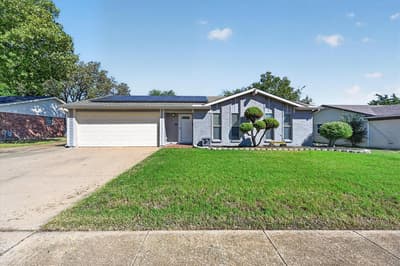 521 E Glendale Street, Crowley TX 76036 - Photo 3