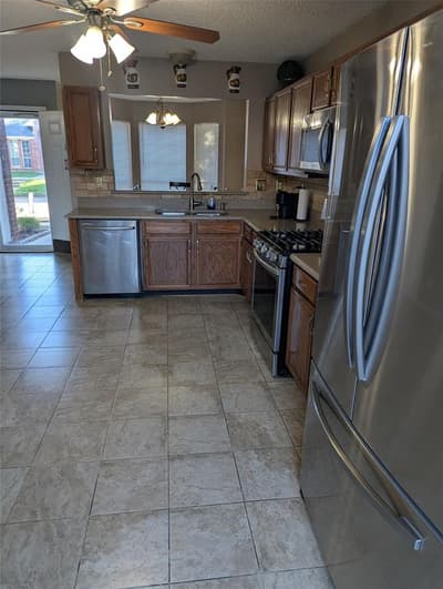 1787 Circle Creek Drive, Lewisville TX 75067 - Photo 5