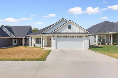 308 N Main Street, McGregor TX 76657 - Photo 2