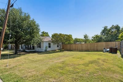 714 NW 6th Street, Grand Prairie TX 75050 - Photo 2