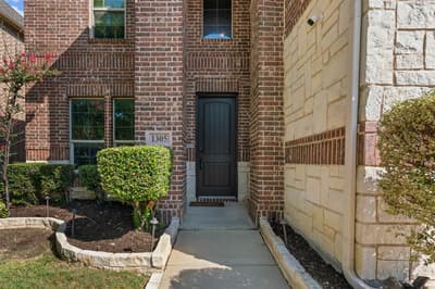 1305 Realoaks Drive, Fort Worth TX 76131 - Photo 2