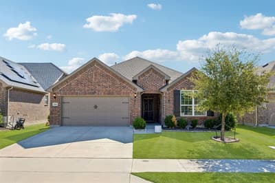 929 Crest Breeze Drive, Fort Worth TX 76052