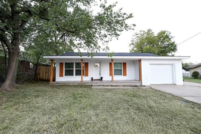506 Lindsey Street, Bowie TX 76230 - Photo 2