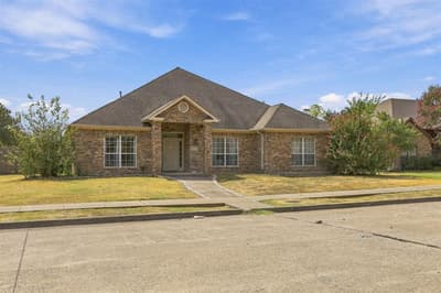 8318 Portsmouth Drive, Rowlett TX 75088